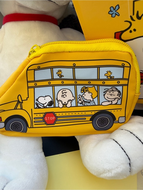 None Accessories - Peanuts Yellow School Bus Key & Card Holder